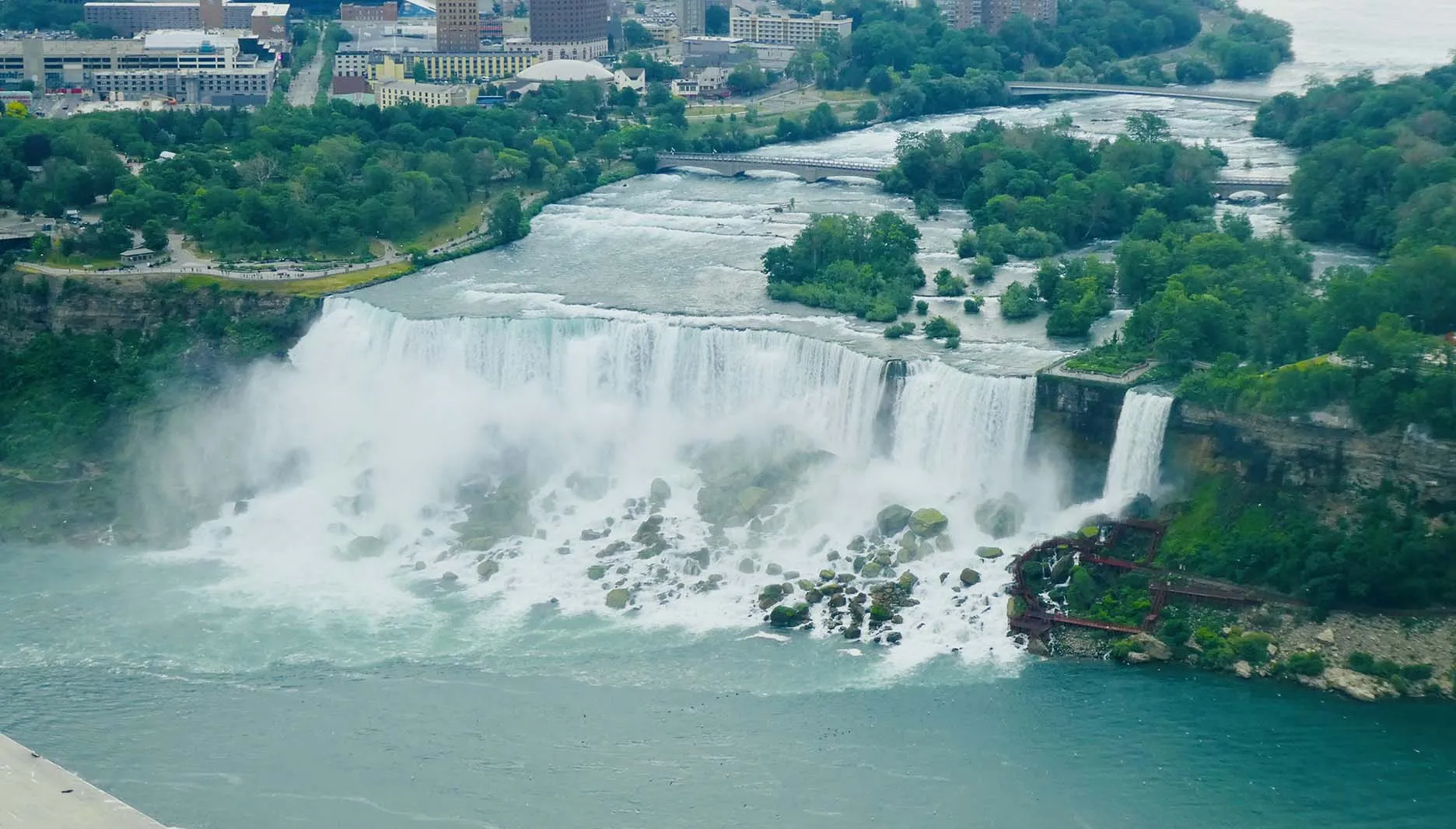 Ontario Road-Trip: From Montreal to Niagara Falls